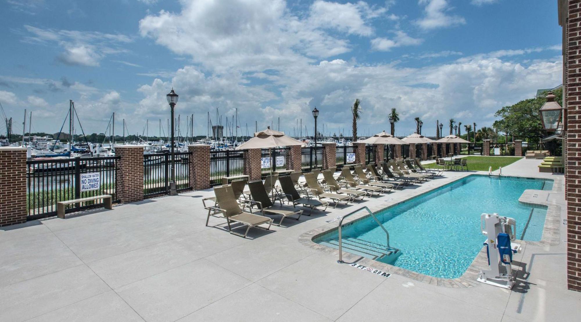 Hilton Garden Inn Charleston Waterfront/Downtown Zewnętrze zdjęcie